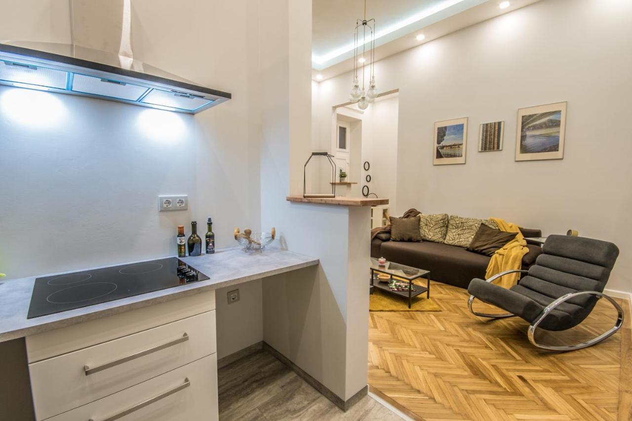 Semmihome Budapest Semmelweis Street מראה חיצוני תמונה